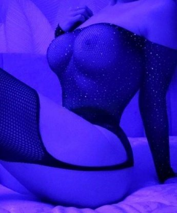 😉
Мои услуги нацелены на твое истинное удовольствие и полное ощущение релакса. 🔥 Я разносторонняя и открыта для экспериментов, ты можешь попробовать со мной все, о чем только мечтал! 💦
Мои нежные руки обещают незабываемый массаж, который сведет тебя с ума, а мои умелые губки превратят нашу встречу в настоящий фейерверк страсти. 💋
У меня отличные отзывы – мои клиенты всегда возвращаются ко мне снова и снова! 🌟 Заходи на мою страницу, чтобы ознакомиться с фотографиями и полушить все секреты, которые я храню специально для тебя. 👀
Сделай себе подарок и дай себе возможность окунуться в мир удовольствия в Москве вместе со мной. Жду тебя! 😘 Уля